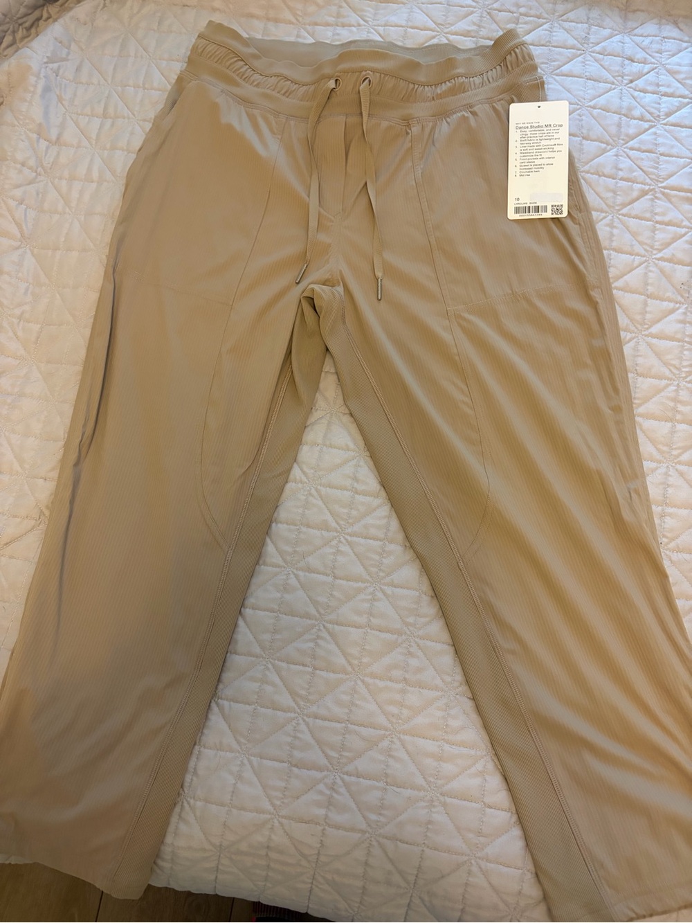 lululemon Dance Studio Crop NWT